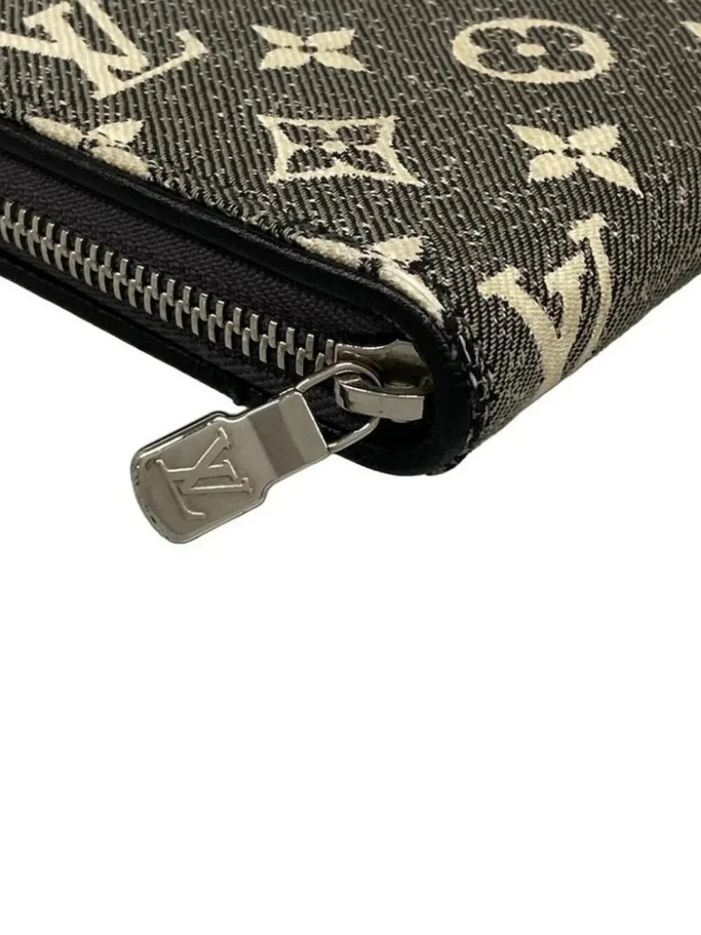 LOUIS VUITTON Zippy Wallet Gray Monogram Jacquard Denim RFID : confirmed